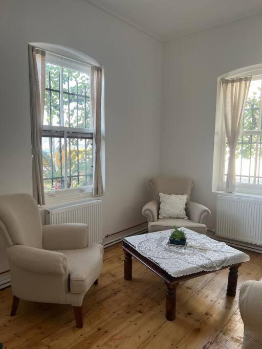 Appartement Bueyuekada Al Koesk à Adalar Extérieur photo