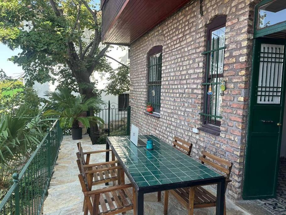 Appartement Bueyuekada Al Koesk à Adalar Extérieur photo