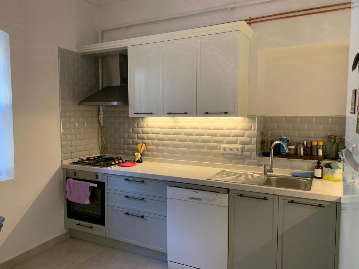 Appartement Bueyuekada Al Koesk à Adalar Extérieur photo