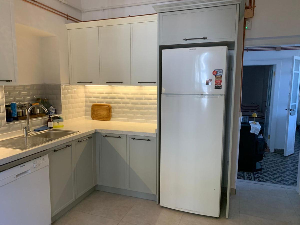 Appartement Bueyuekada Al Koesk à Adalar Extérieur photo
