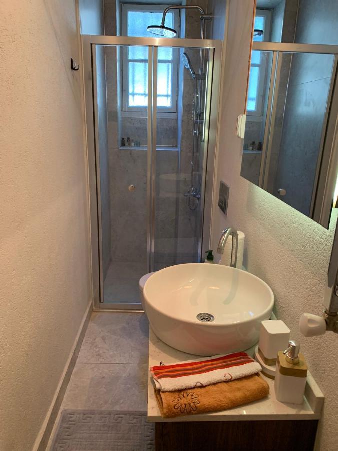 Appartement Bueyuekada Al Koesk à Adalar Extérieur photo