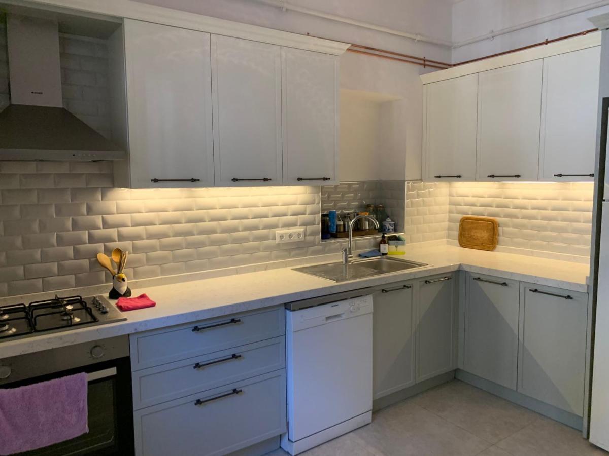 Appartement Bueyuekada Al Koesk à Adalar Extérieur photo