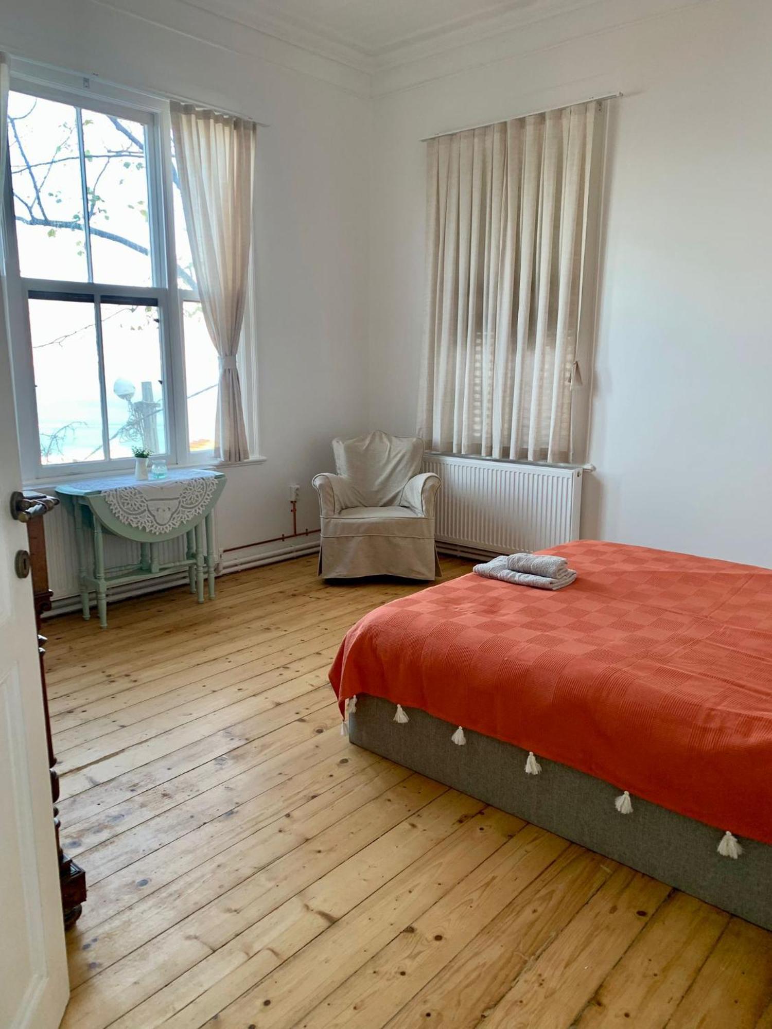 Appartement Bueyuekada Al Koesk à Adalar Extérieur photo