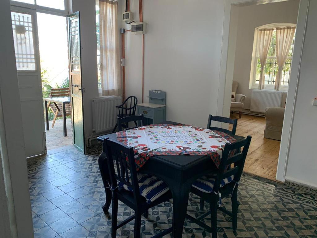 Appartement Bueyuekada Al Koesk à Adalar Extérieur photo